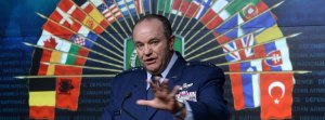 Strategiewechsel: NATO Oberbefehlshaber General Philip M. Breedlove bei einer Pk in Ottawa / 060514 *** General Philip Breedlove, Commander of U.S. European Command and NATO Supreme Allied Commander Europe, speaks at National Defence Headquarters in Ottawa on Tuesday, May 6, 2014